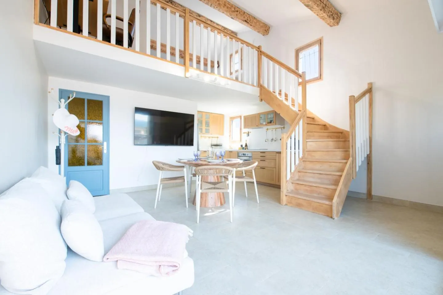 2 Chambres, Proche Des Plages, Parking Frejus France