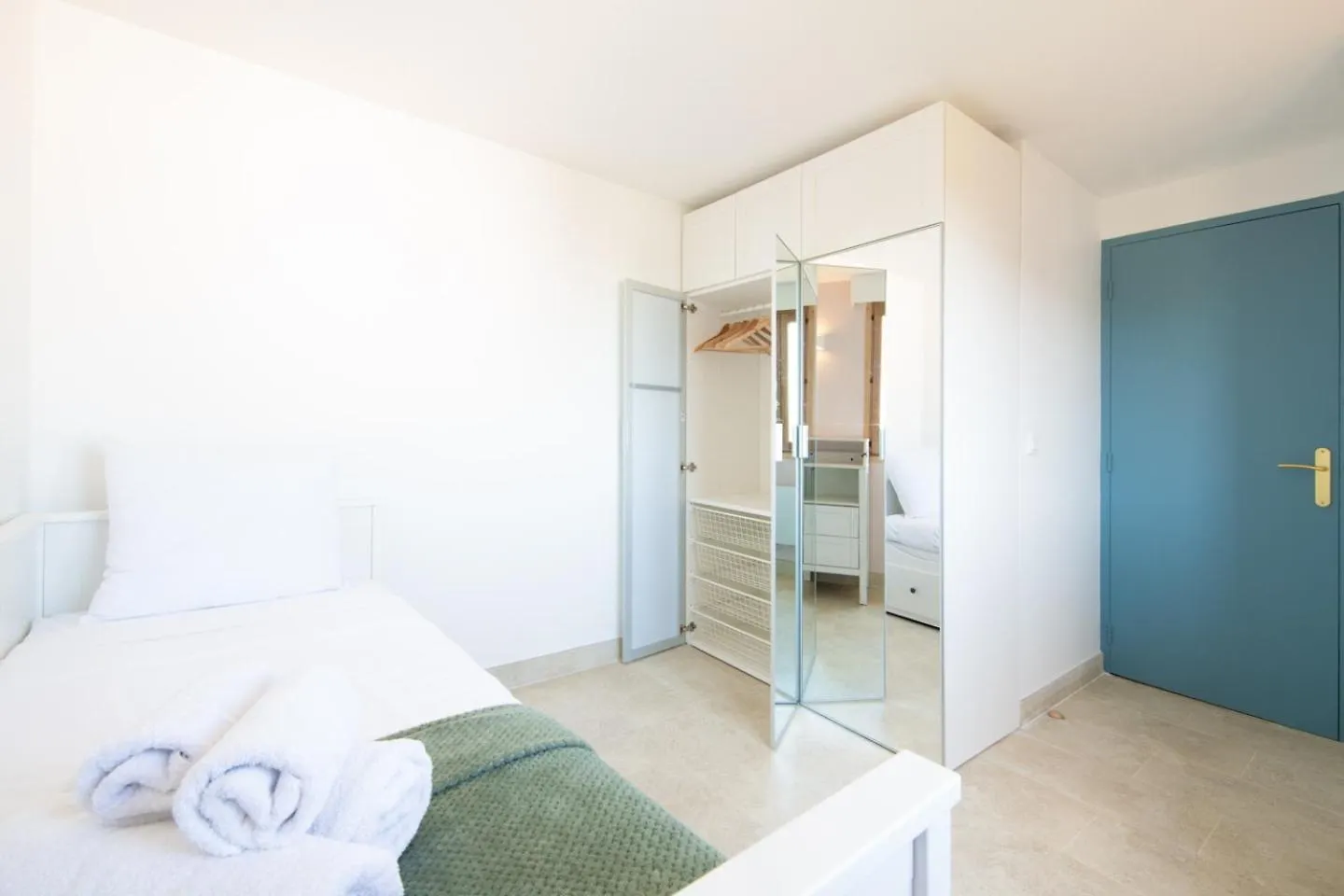 2 Chambres, Proche Des Plages, Parking Frejus 0*,  France